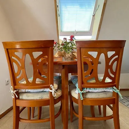 The Nest Above 公寓 *